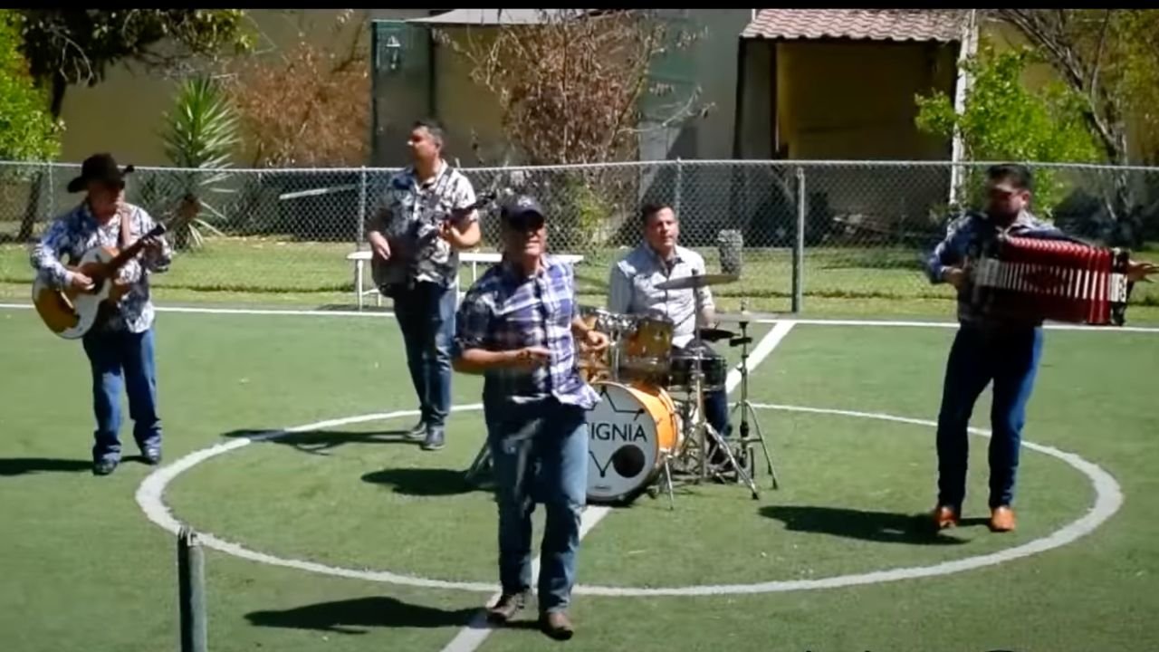 Grupo Insignia: foto 1 de 6